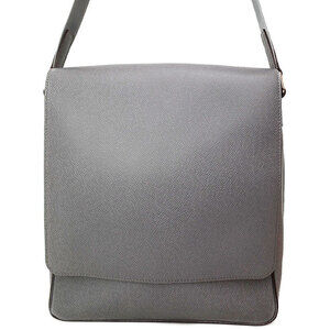 Louis Vuitton Taiga Milo Shoulder Bag